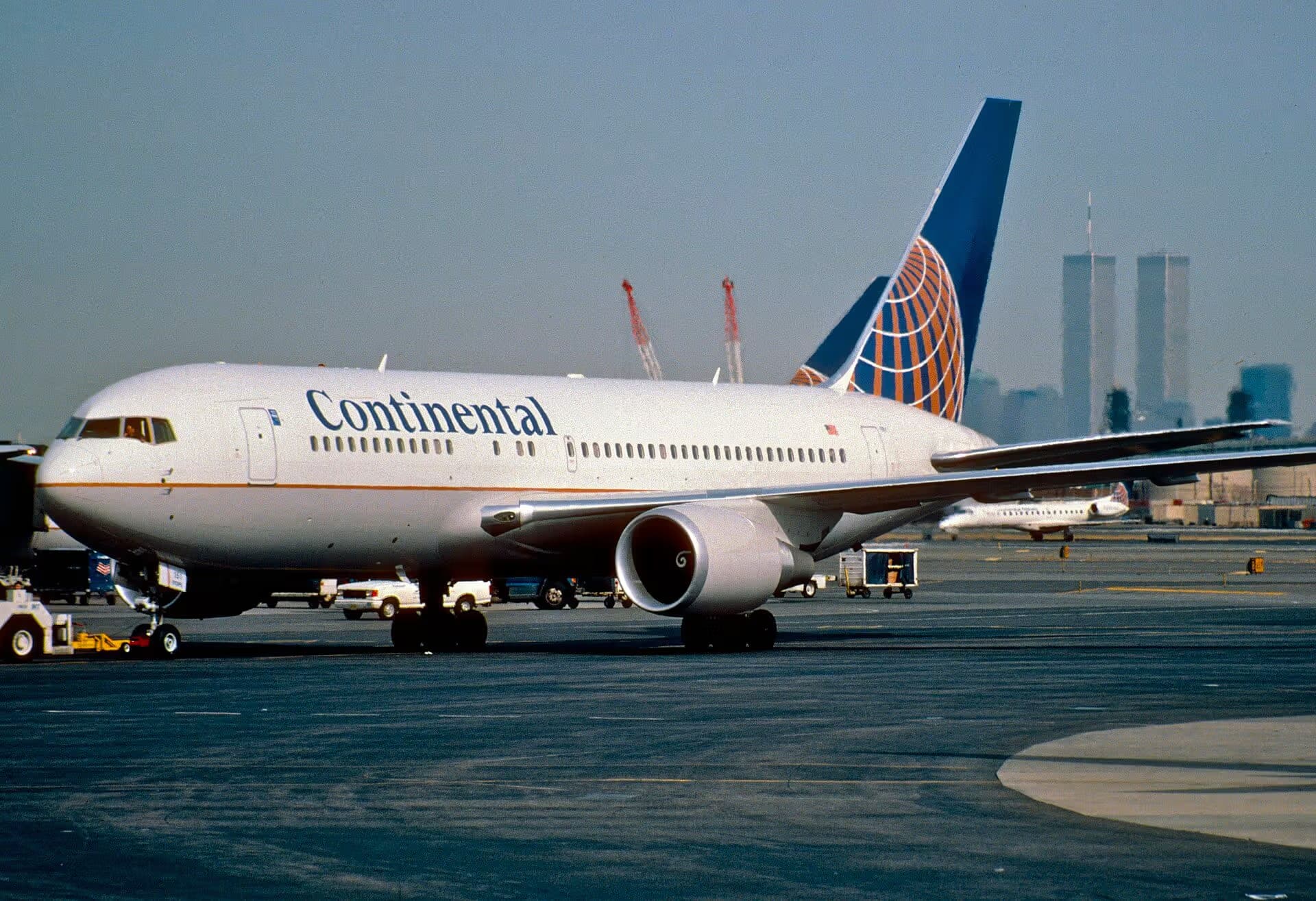 N76151 — Twin-engine aircraft