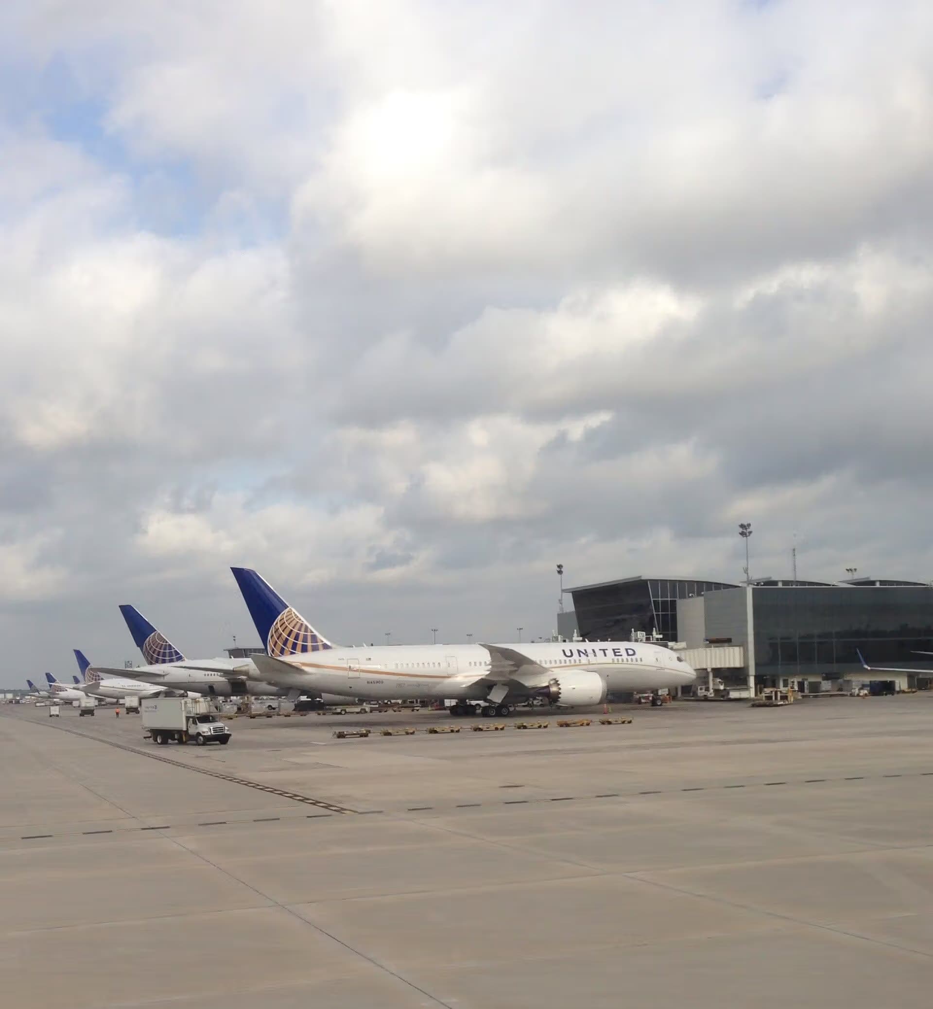 N45905 — Twin-engine aircraft