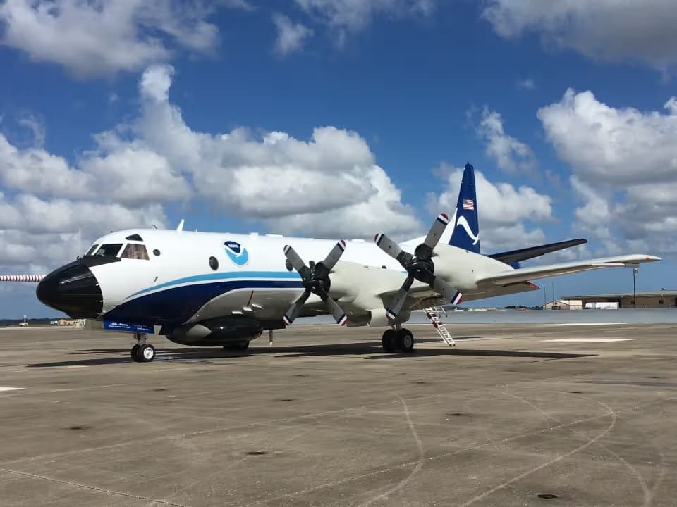 N42RF — Lockheed