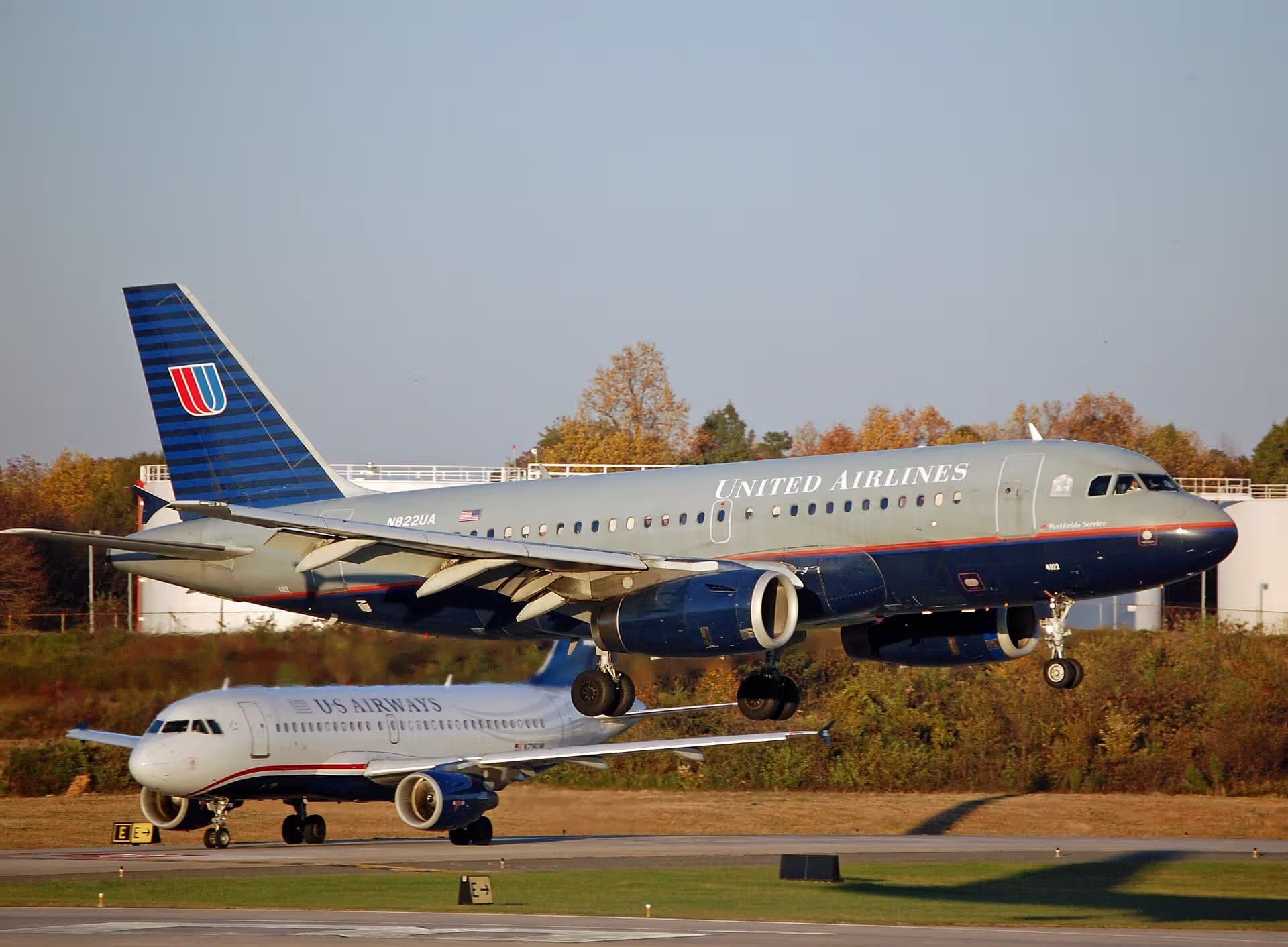 N822UA — Airbus