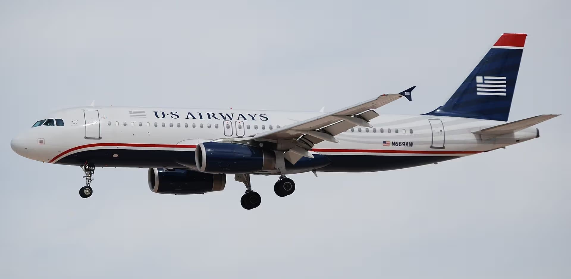 N669AW — Twin-engine aircraft
