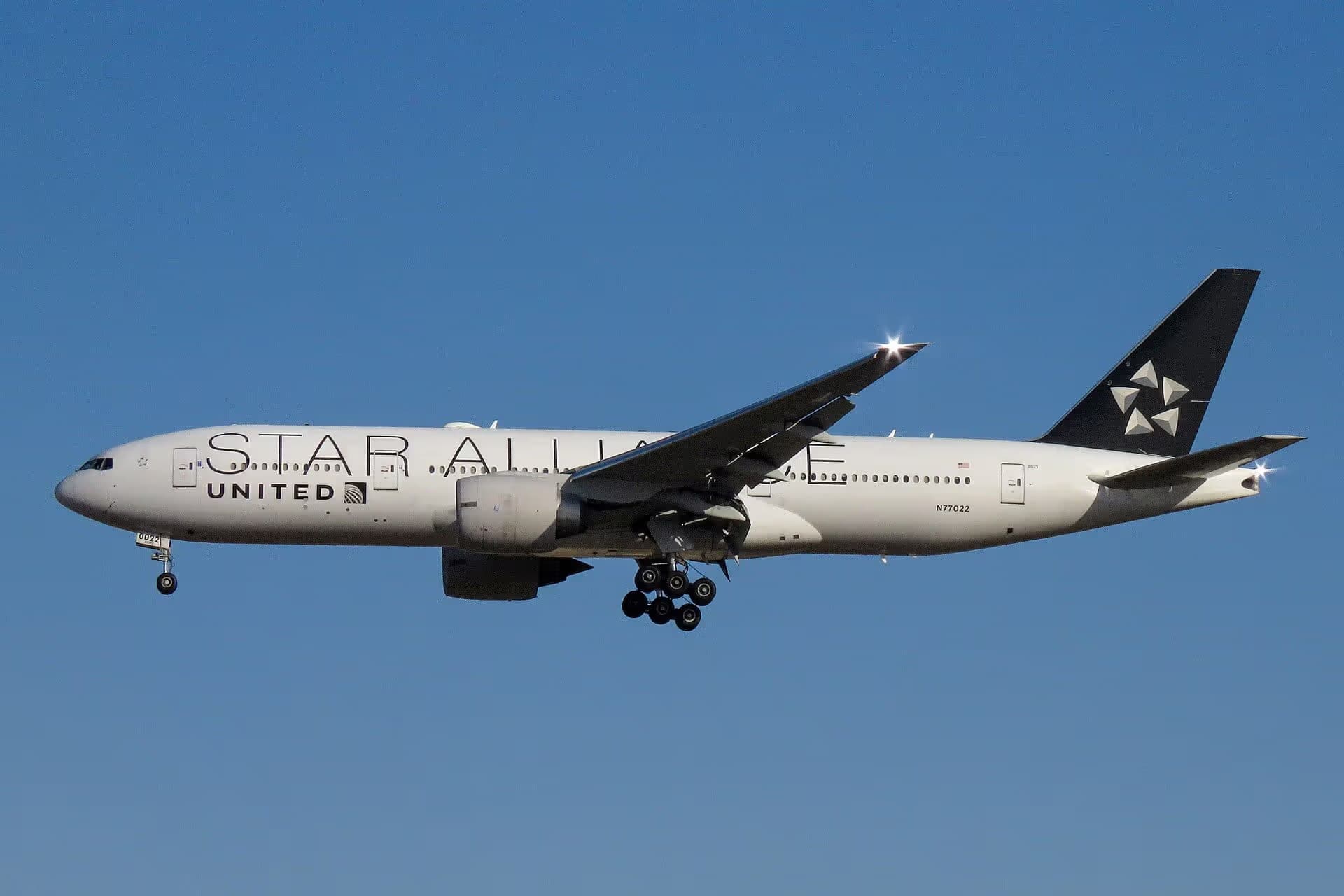 N77022 — Boeing