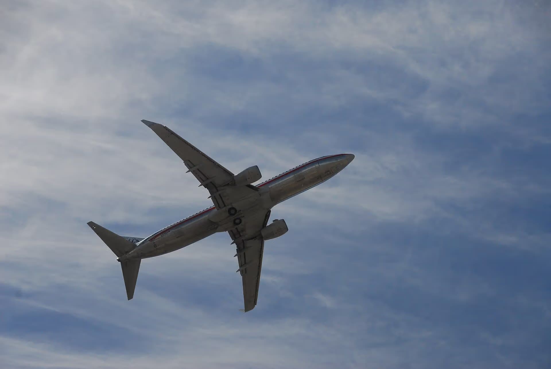 N956AN — Twin-engine aircraft
