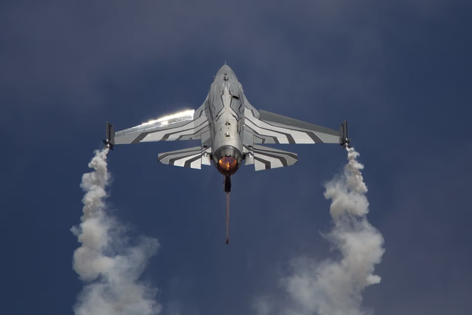 Unidentified — Single-engine aircraft