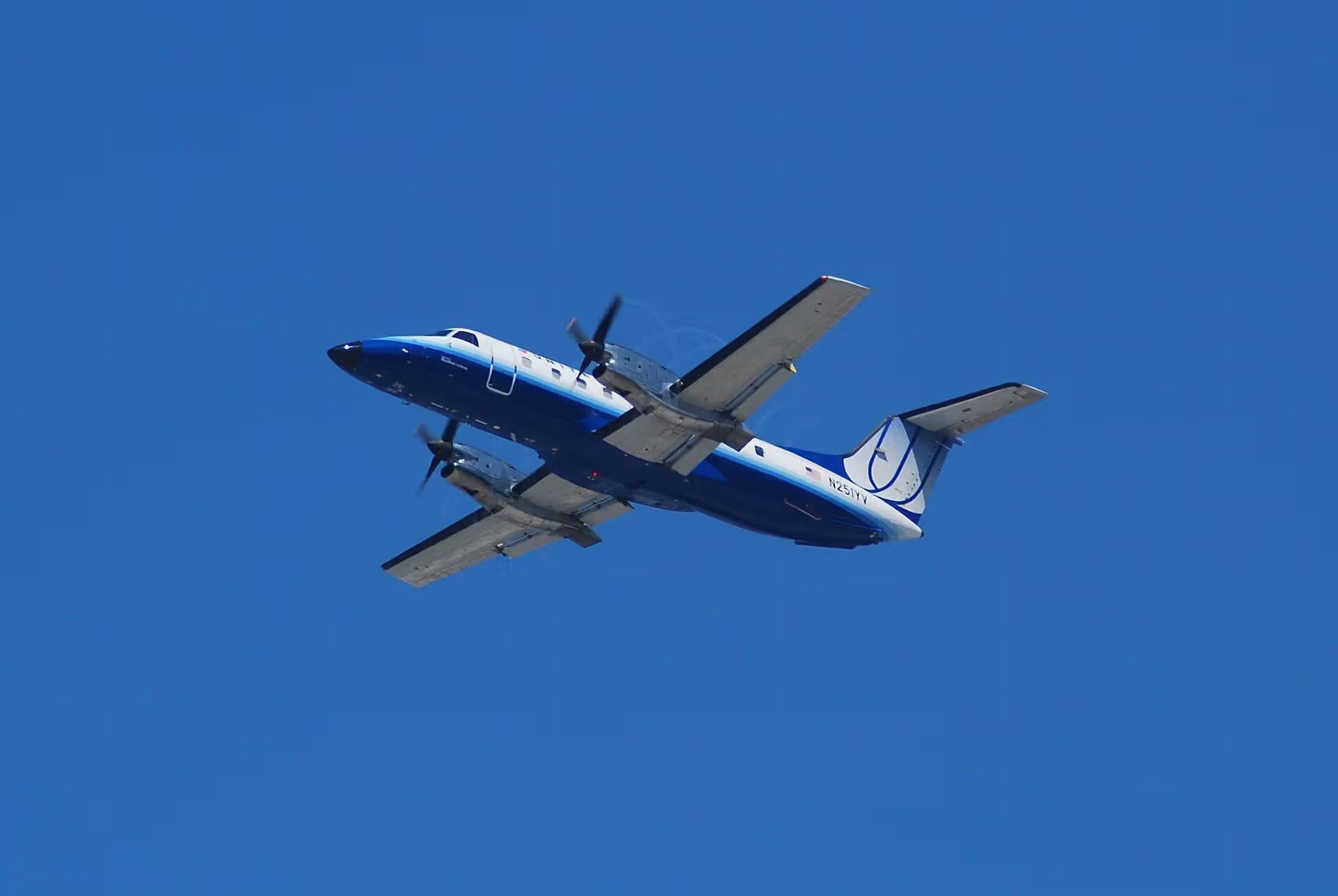 N251YV — Twin-engine aircraft