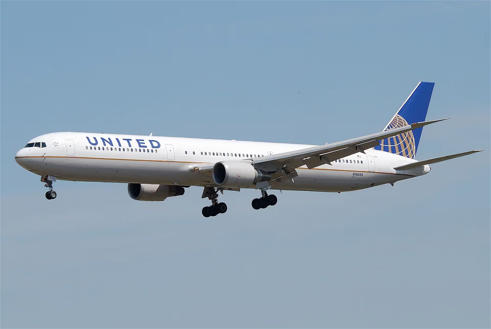 N76054 — Boeing