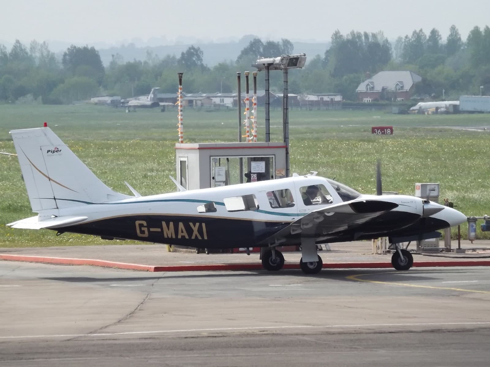 G-MAXI — Piper