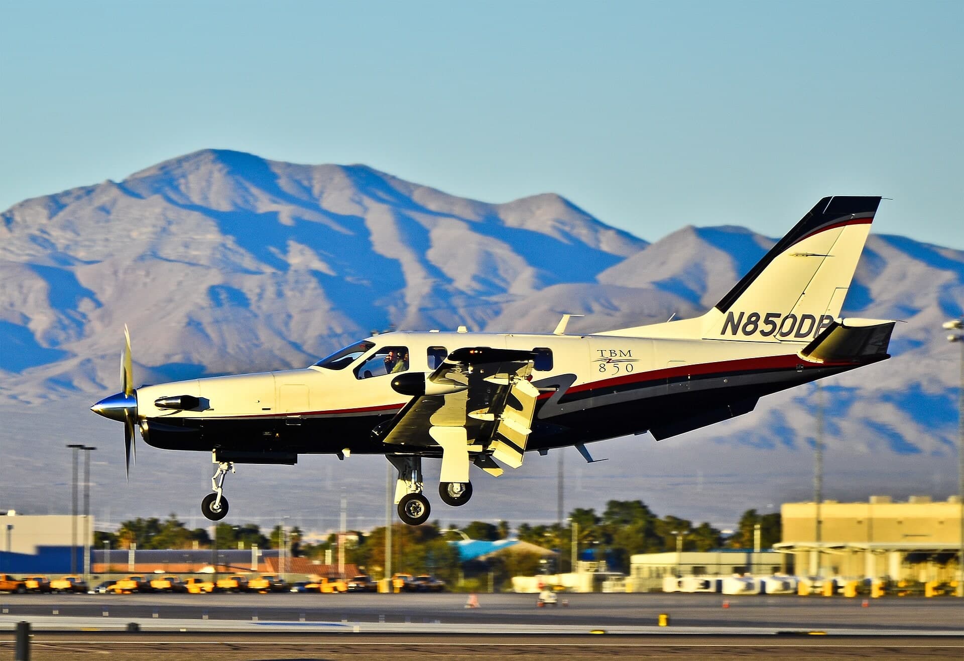 N850DB — Aircraft