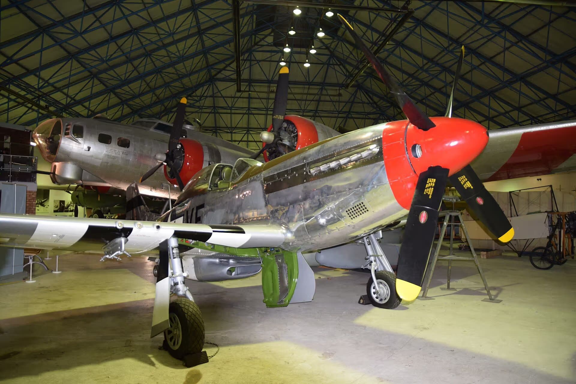 Unidentified — Single-engine aircraft