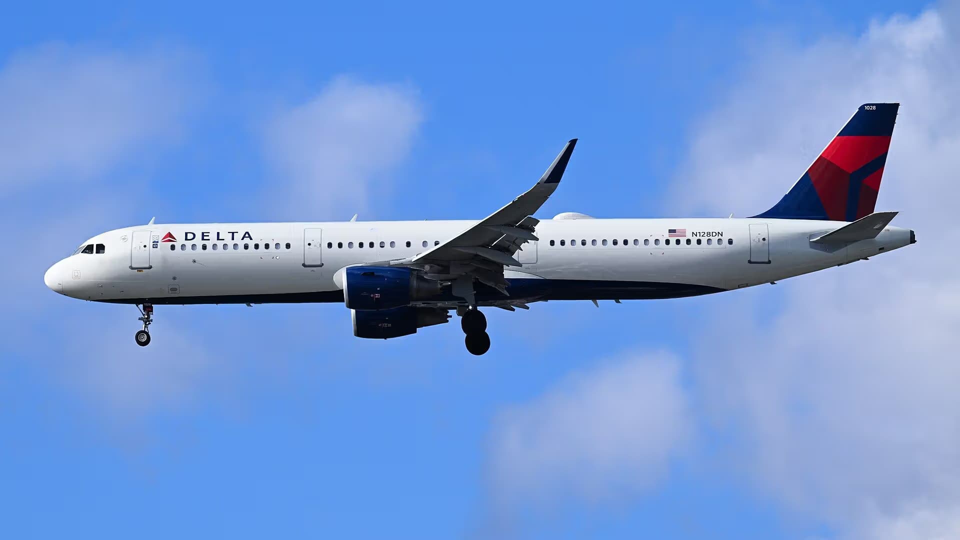 N128DN — Airbus
