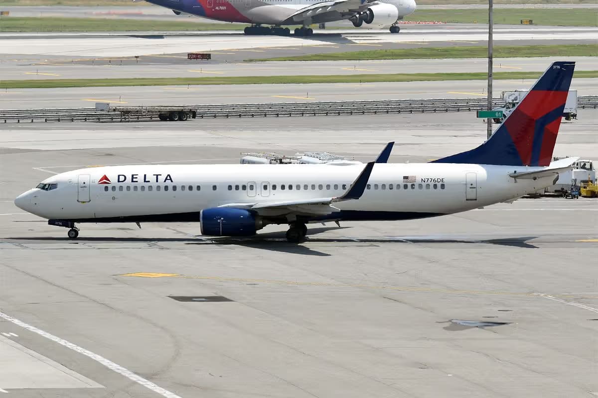 N776DE — Boeing