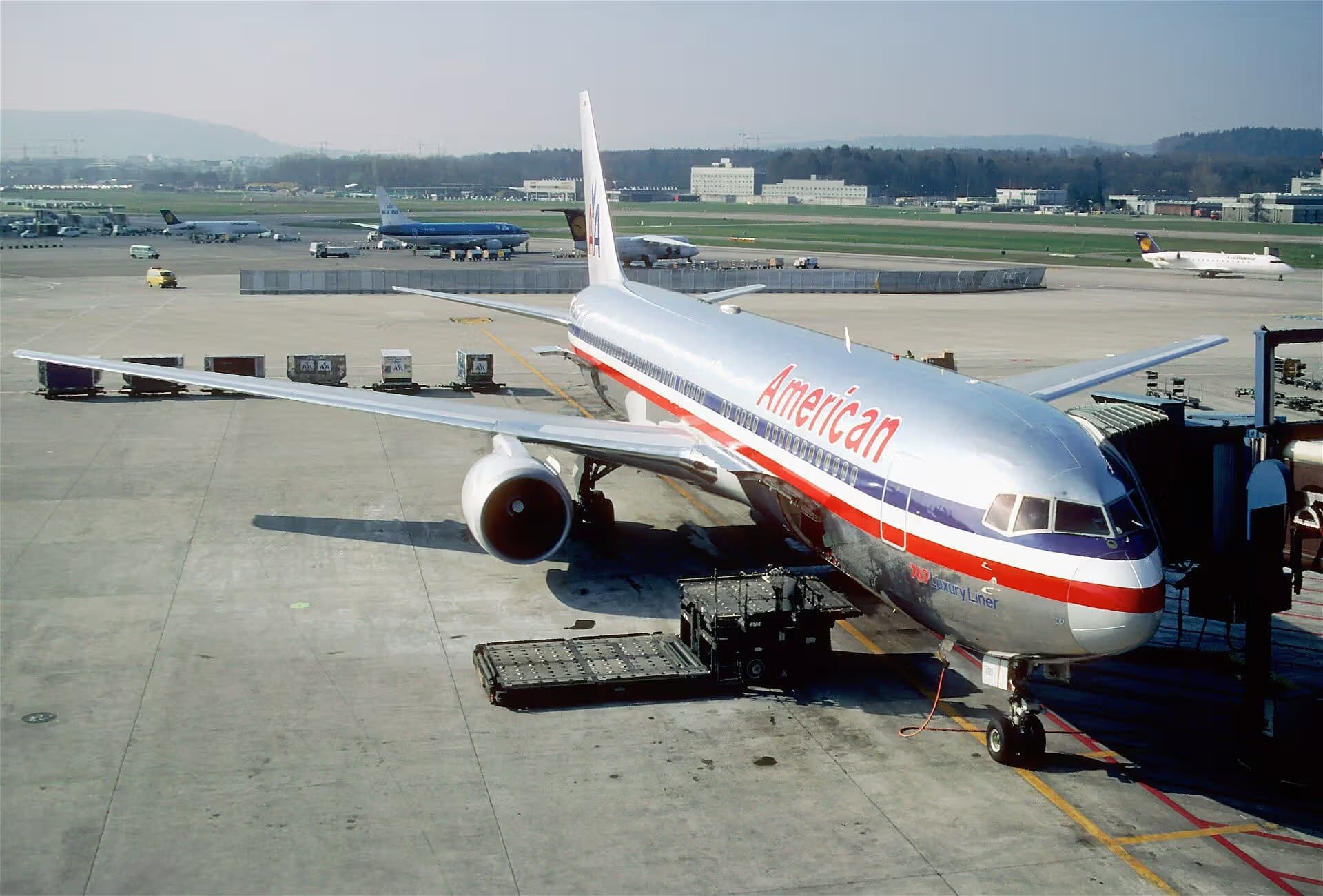 N389AA — Boeing