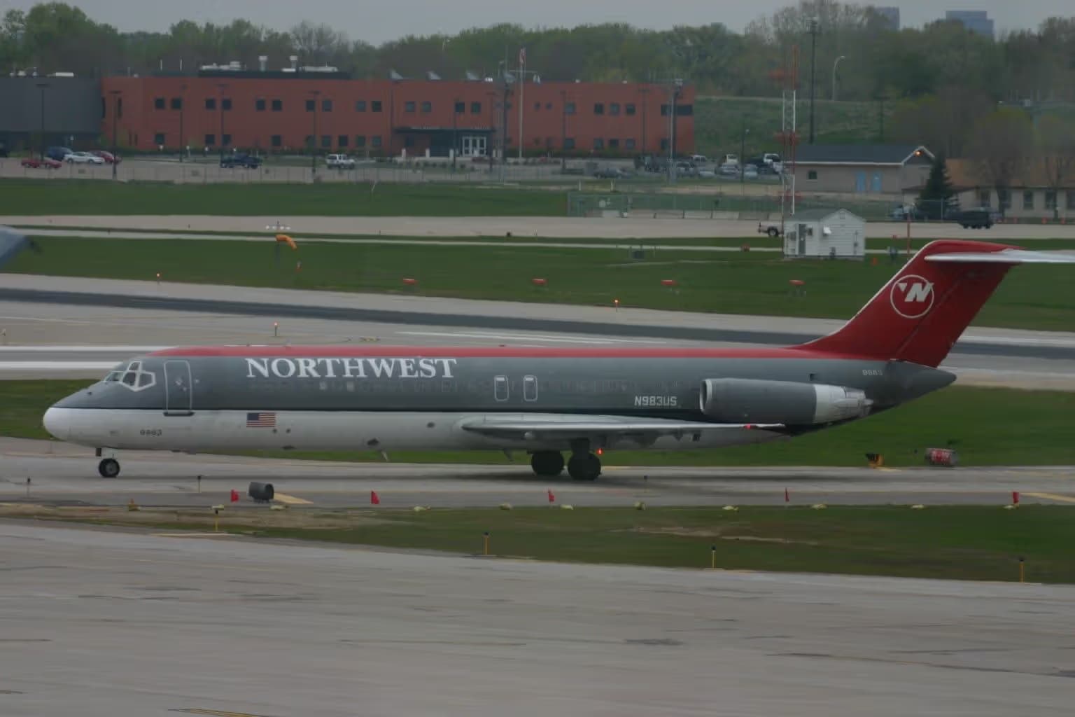 N983US — Douglas