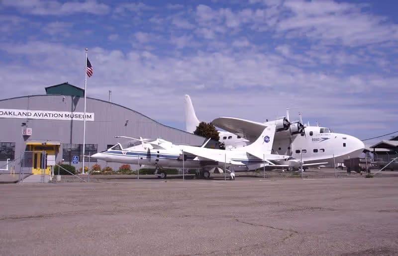 Unidentified — Aircraft