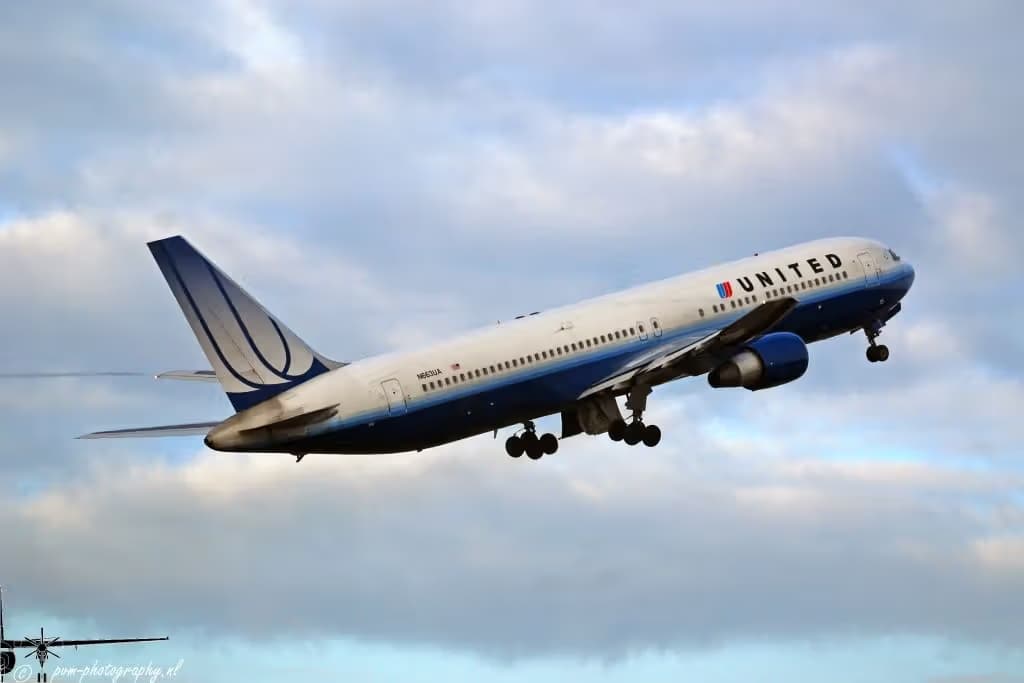 N663UA — Boeing