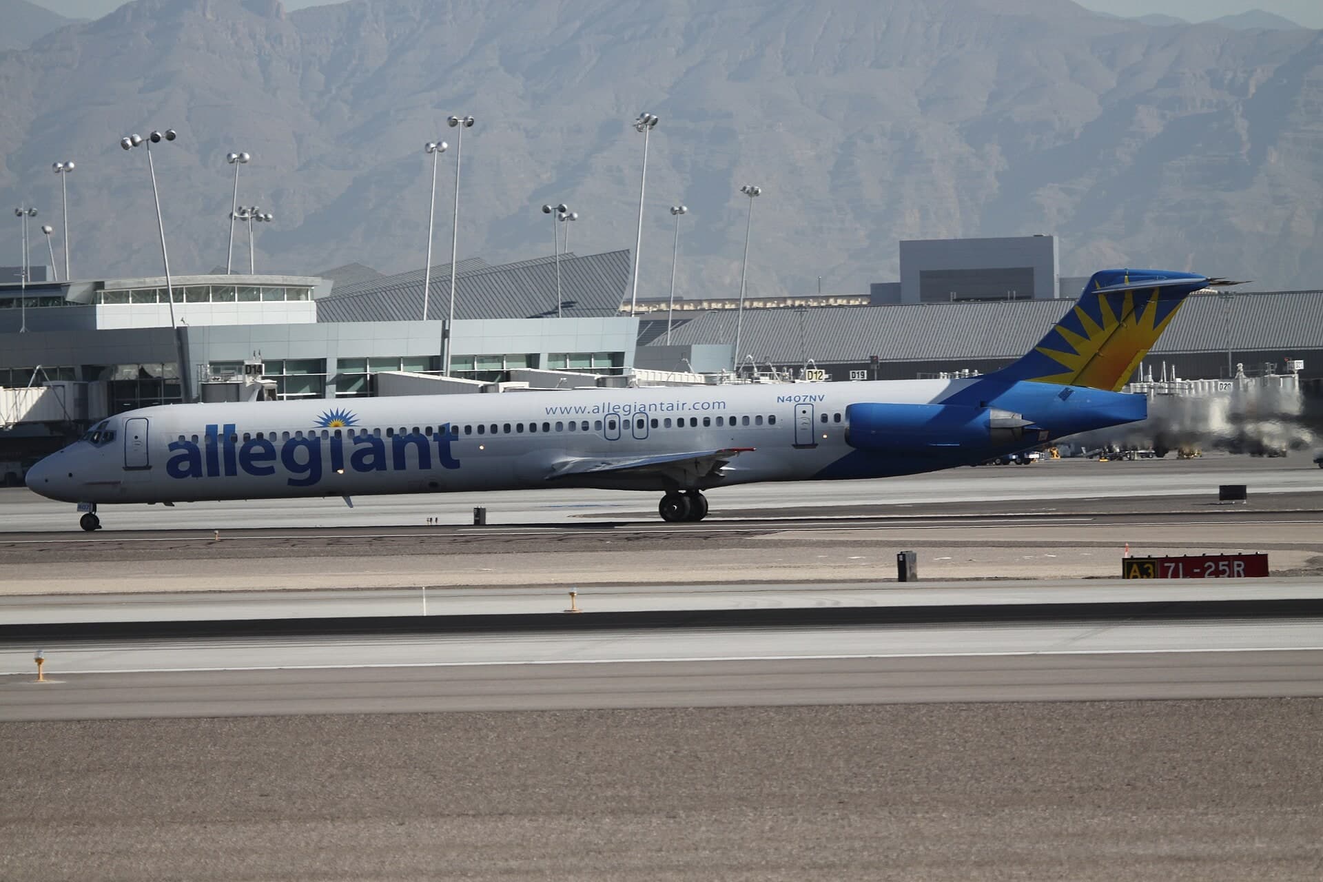 N407NV — Douglas