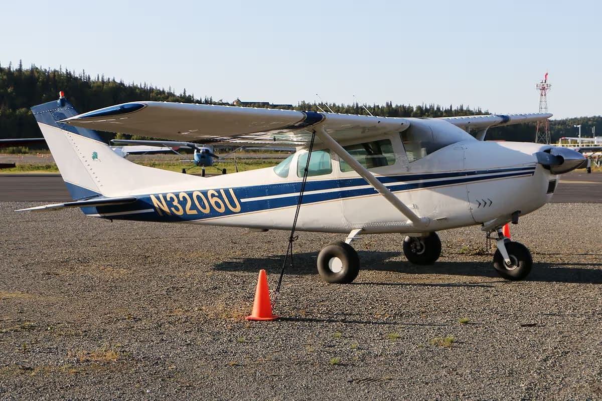 N3206U — Cessna