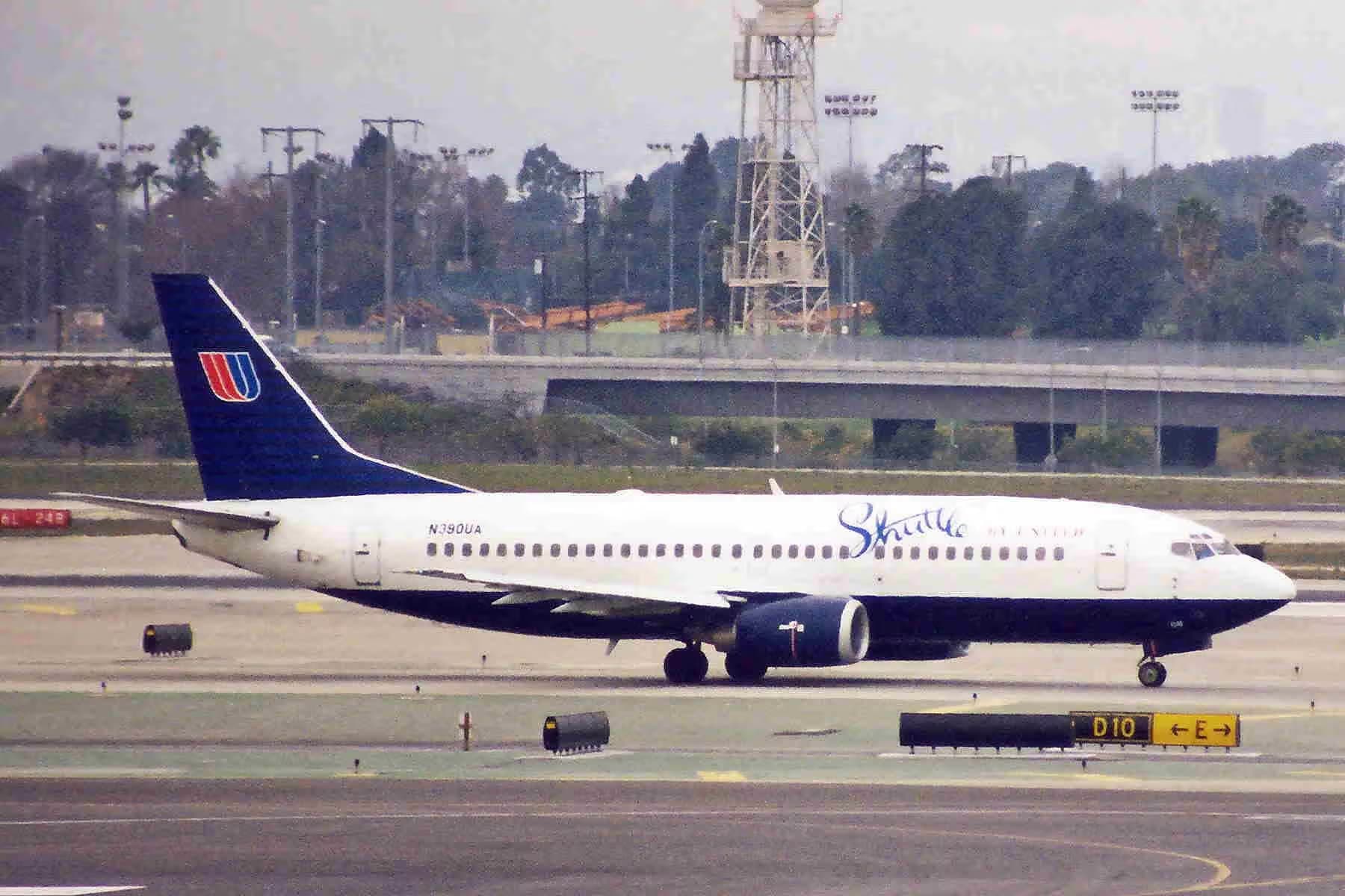 N390UA — Boeing