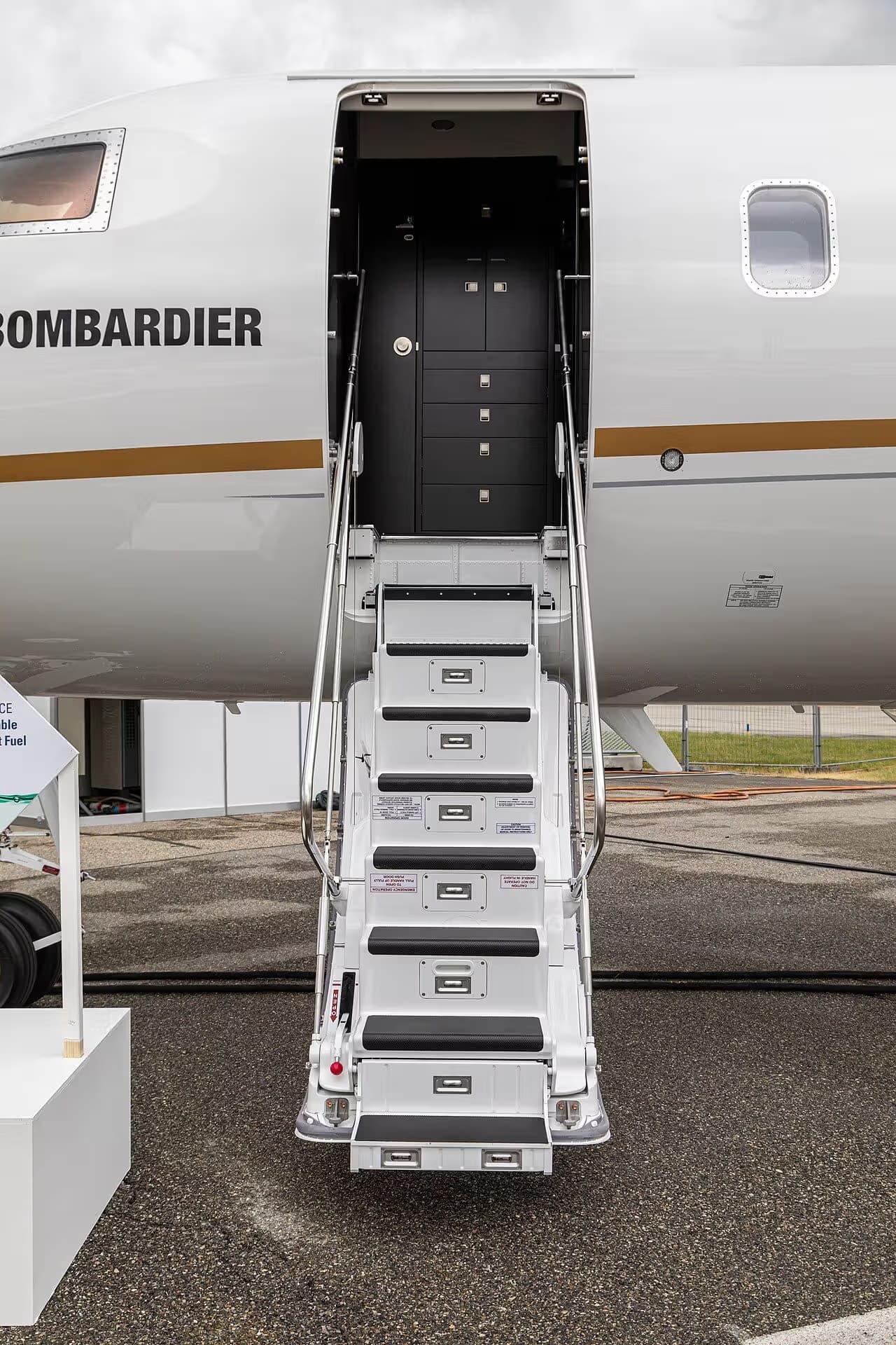 N835GL — Bombardier