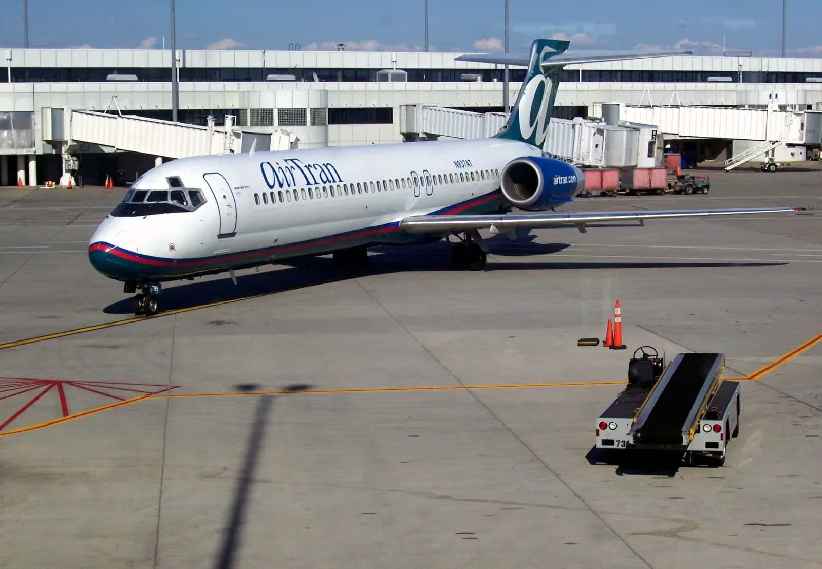 N937AT — Aircraft