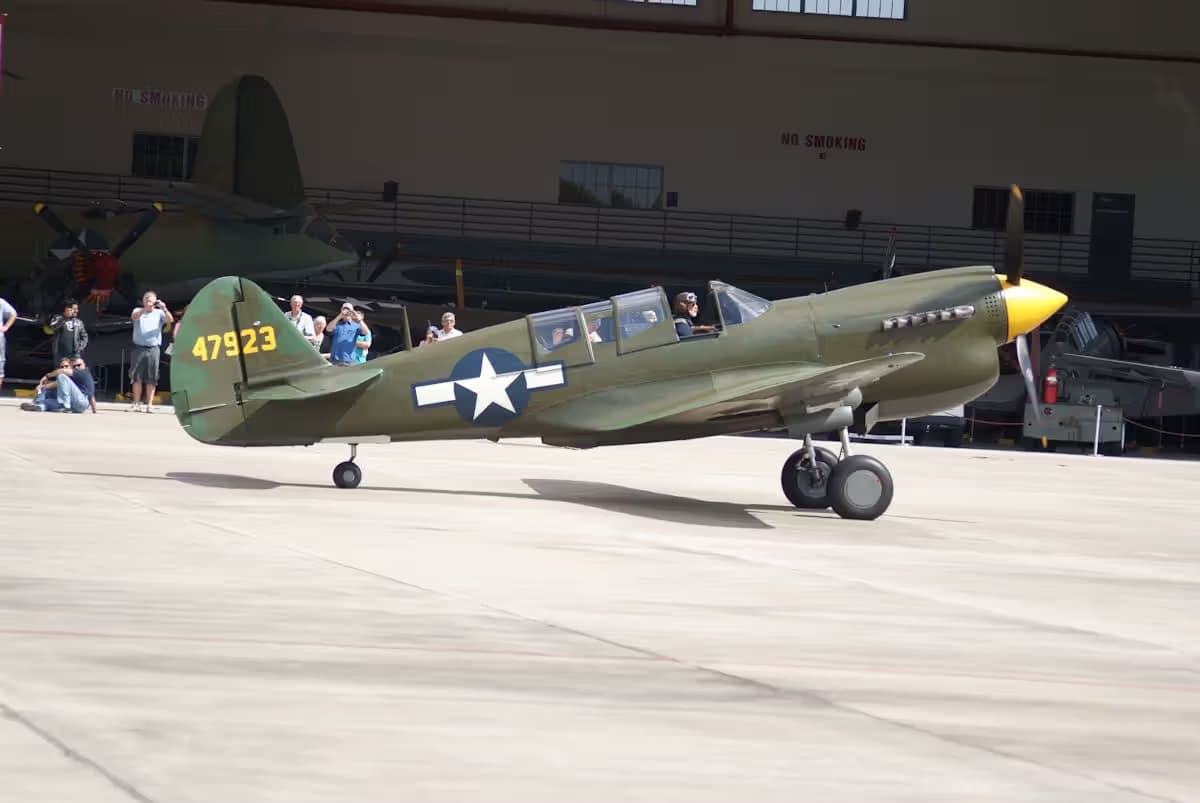 Unidentified — Single-engine aircraft