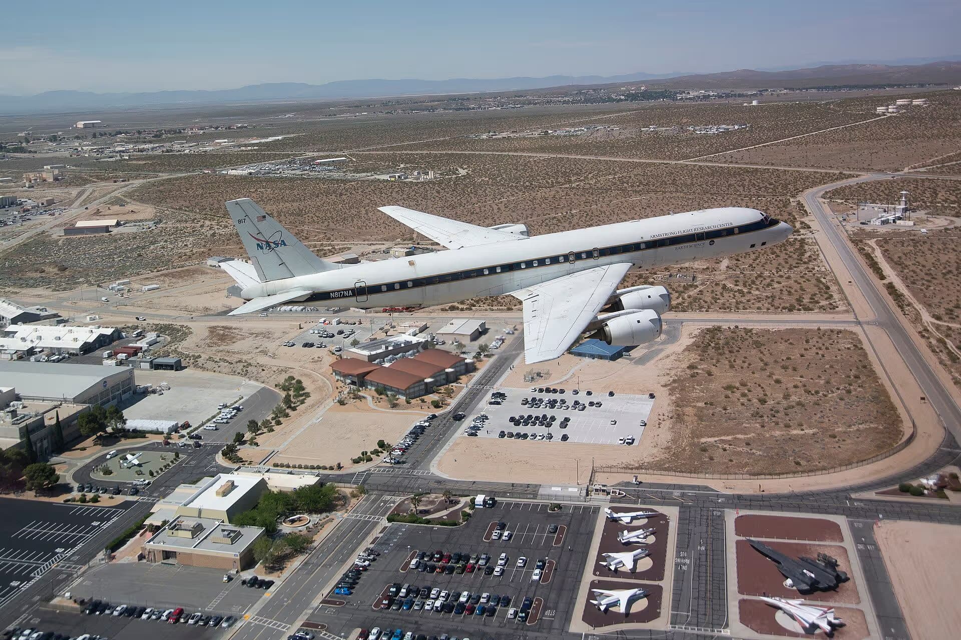 N817NA — Douglas
