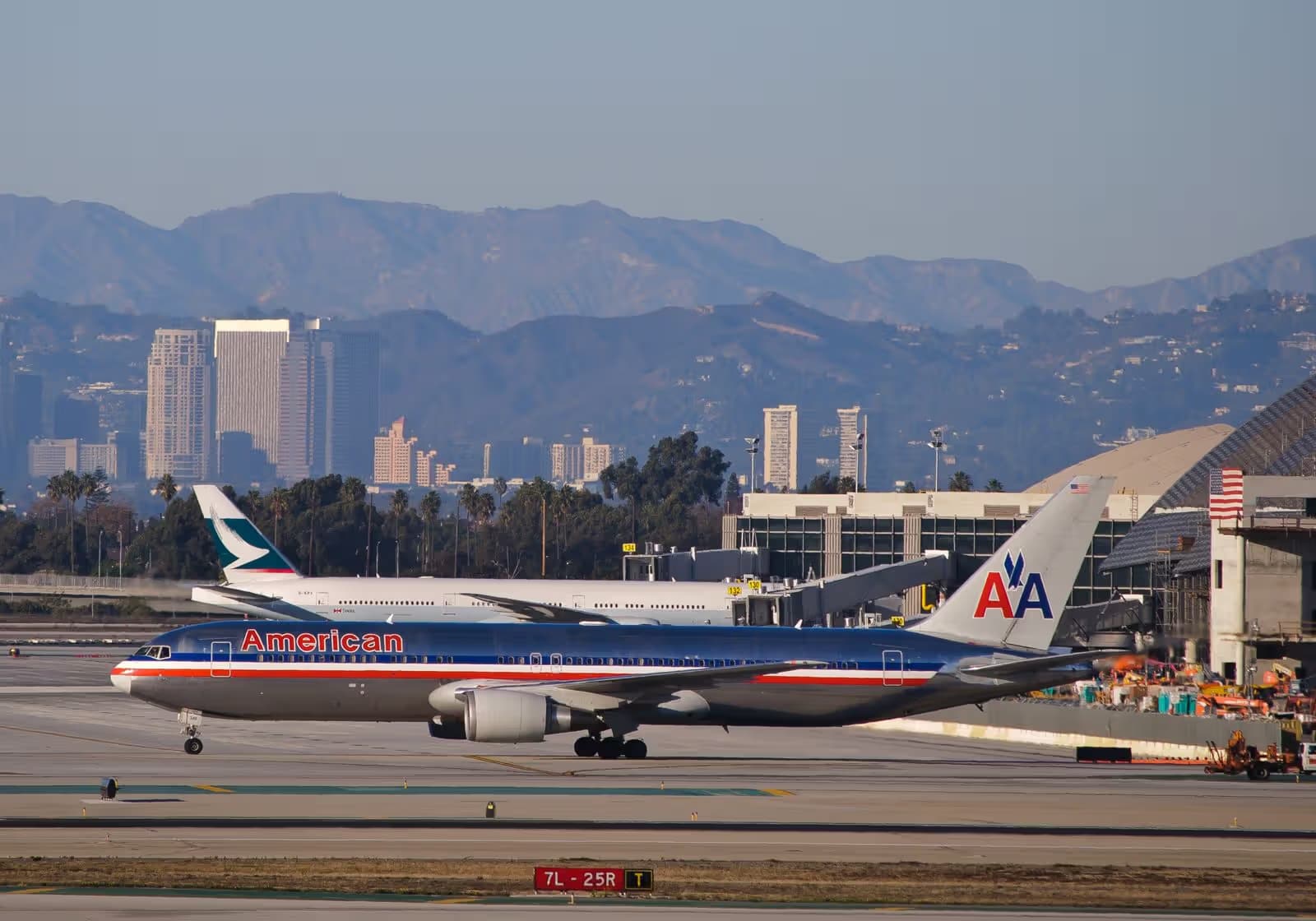 N349AN — Boeing