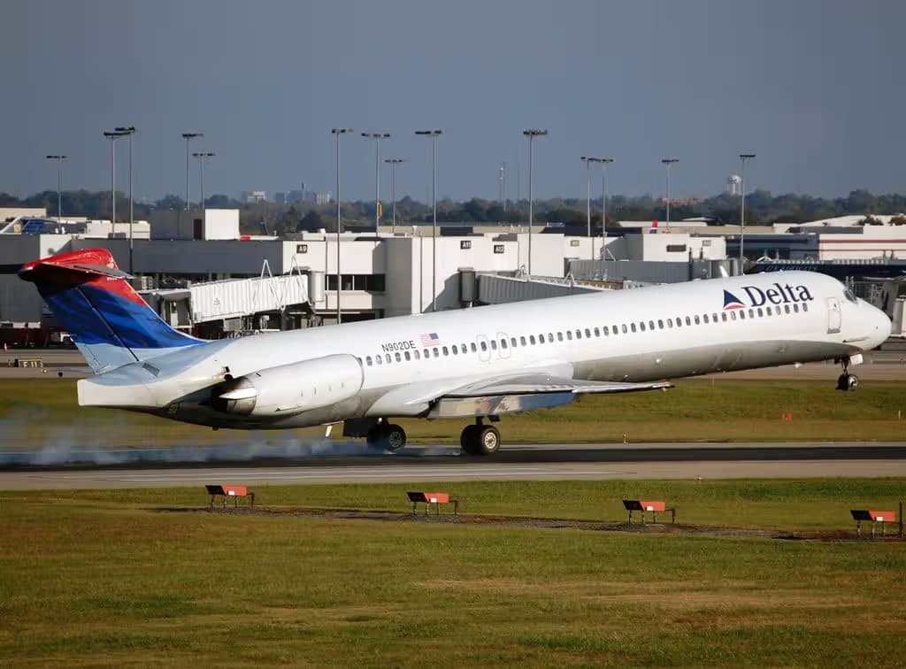 N902DE — Douglas