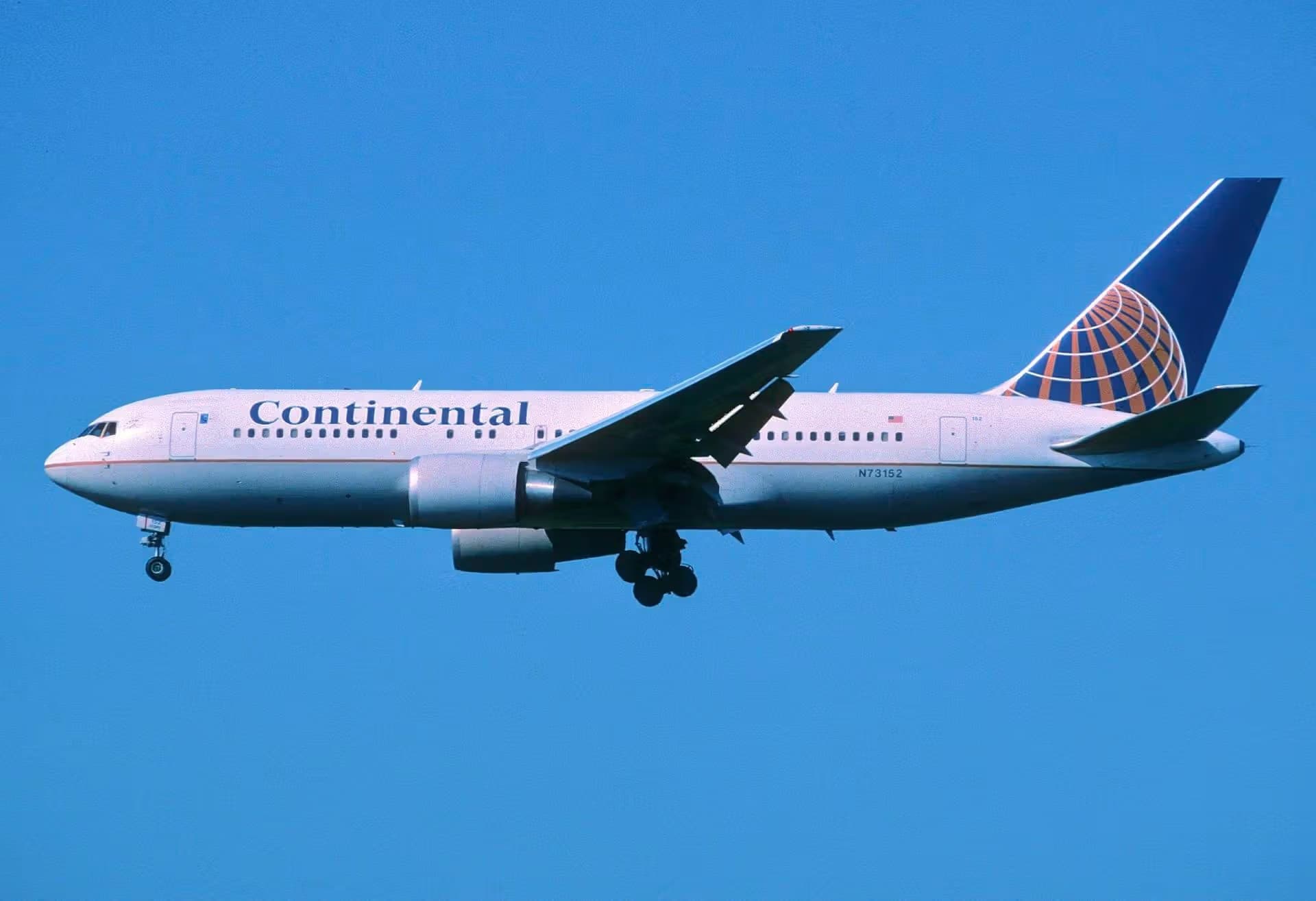 N73152 — Twin-engine aircraft
