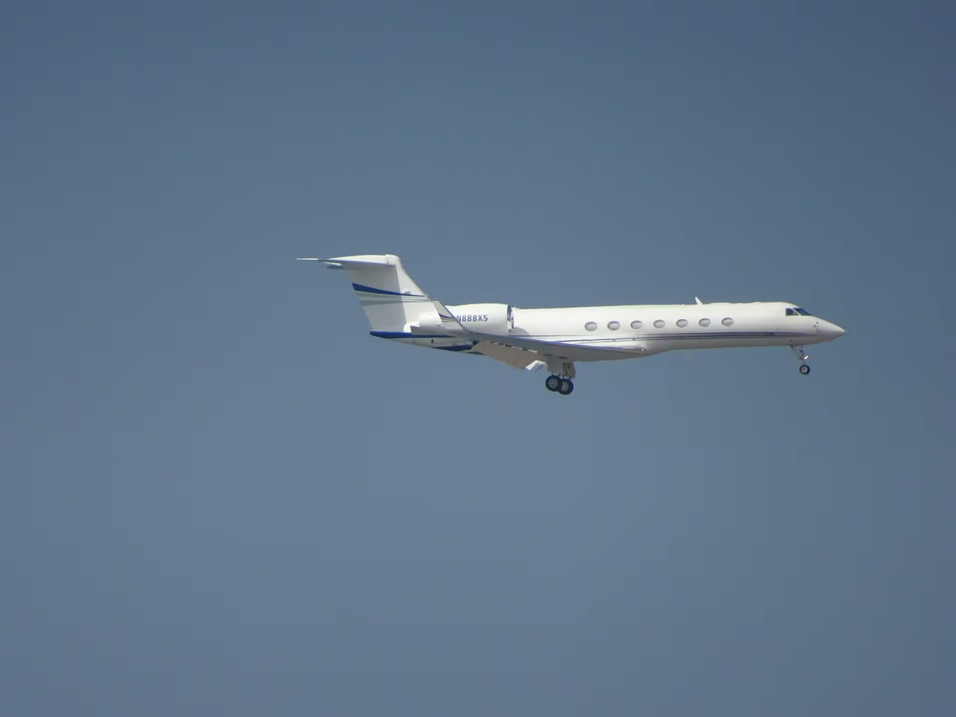 N888XS — Business jet