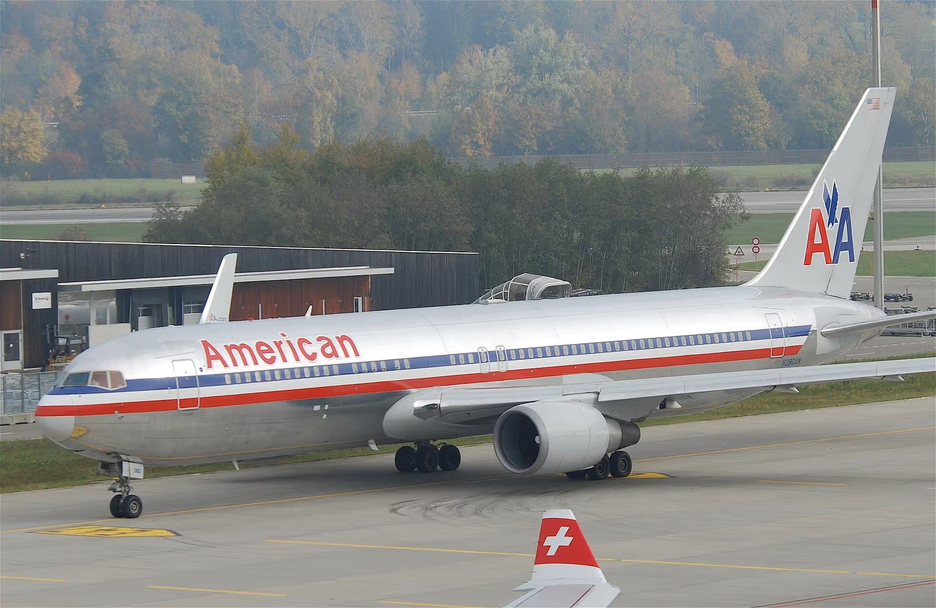 N380AN — Twin-engine aircraft