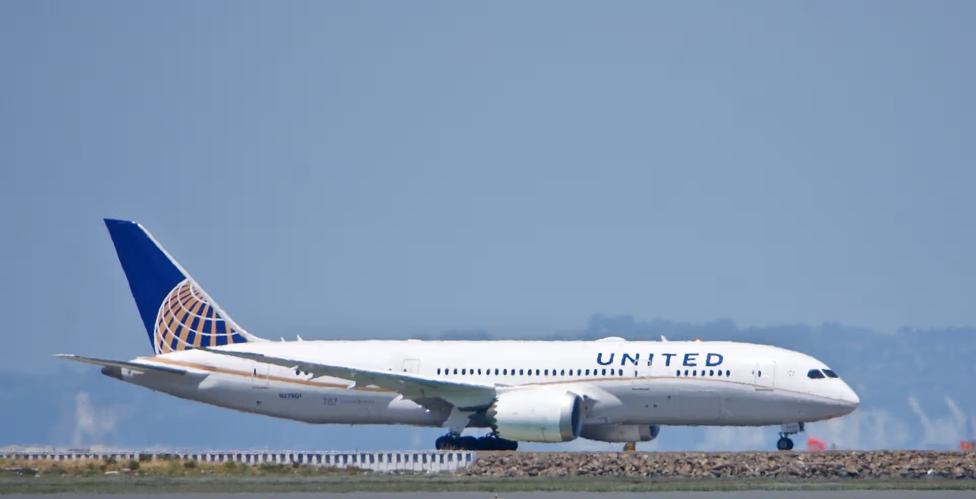 N27901 — Twin-engine aircraft