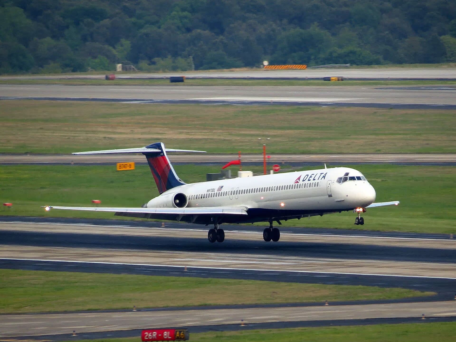 N973DL — Twin-engine aircraft
