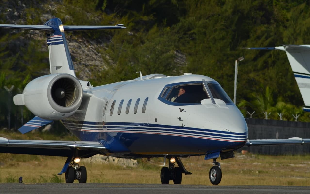 N973HR — Business jet
