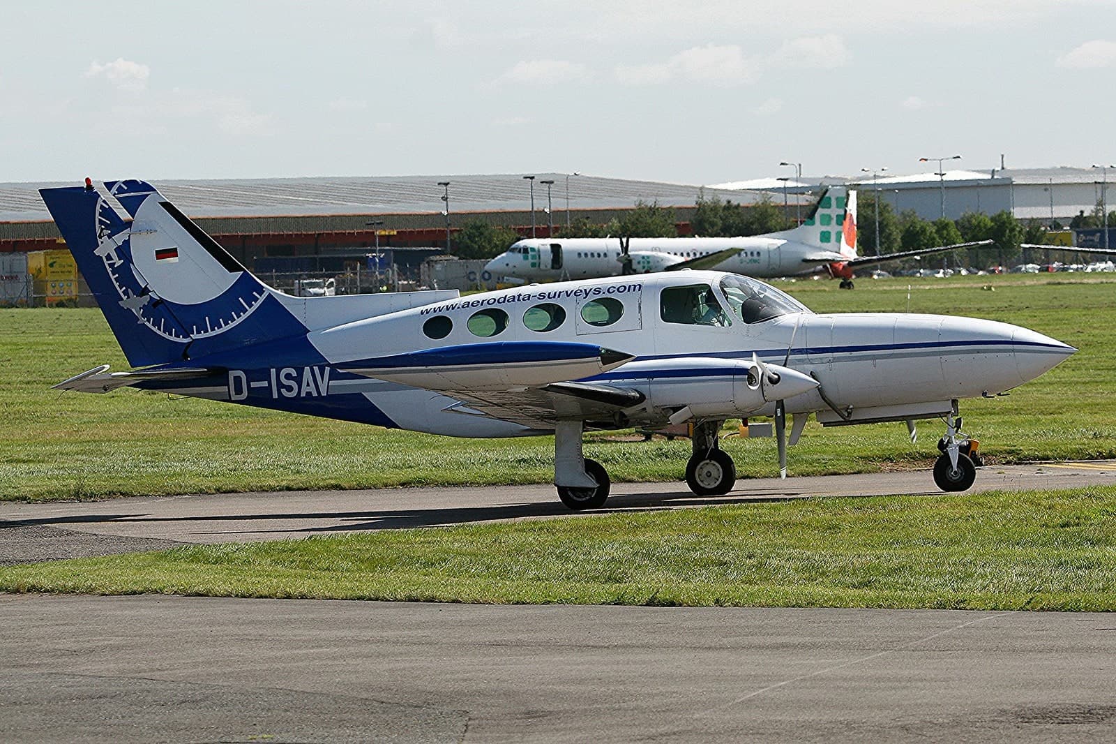 D-ISAV — Twin-engine aircraft