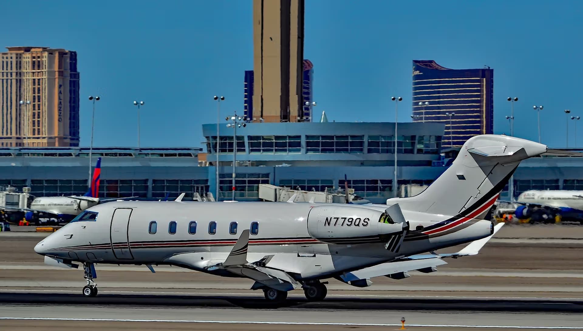 N779QS — Bombardier
