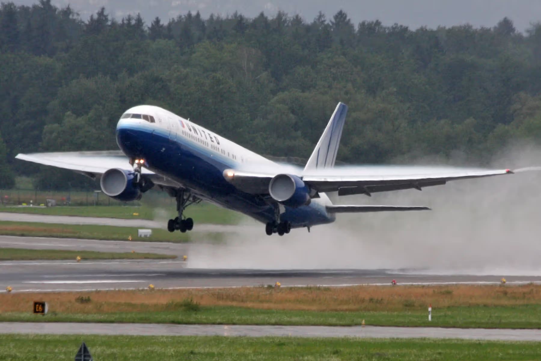 N654UA — Boeing
