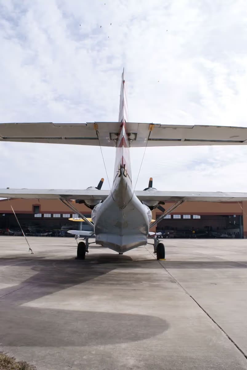N96UC — Twin-engine aircraft