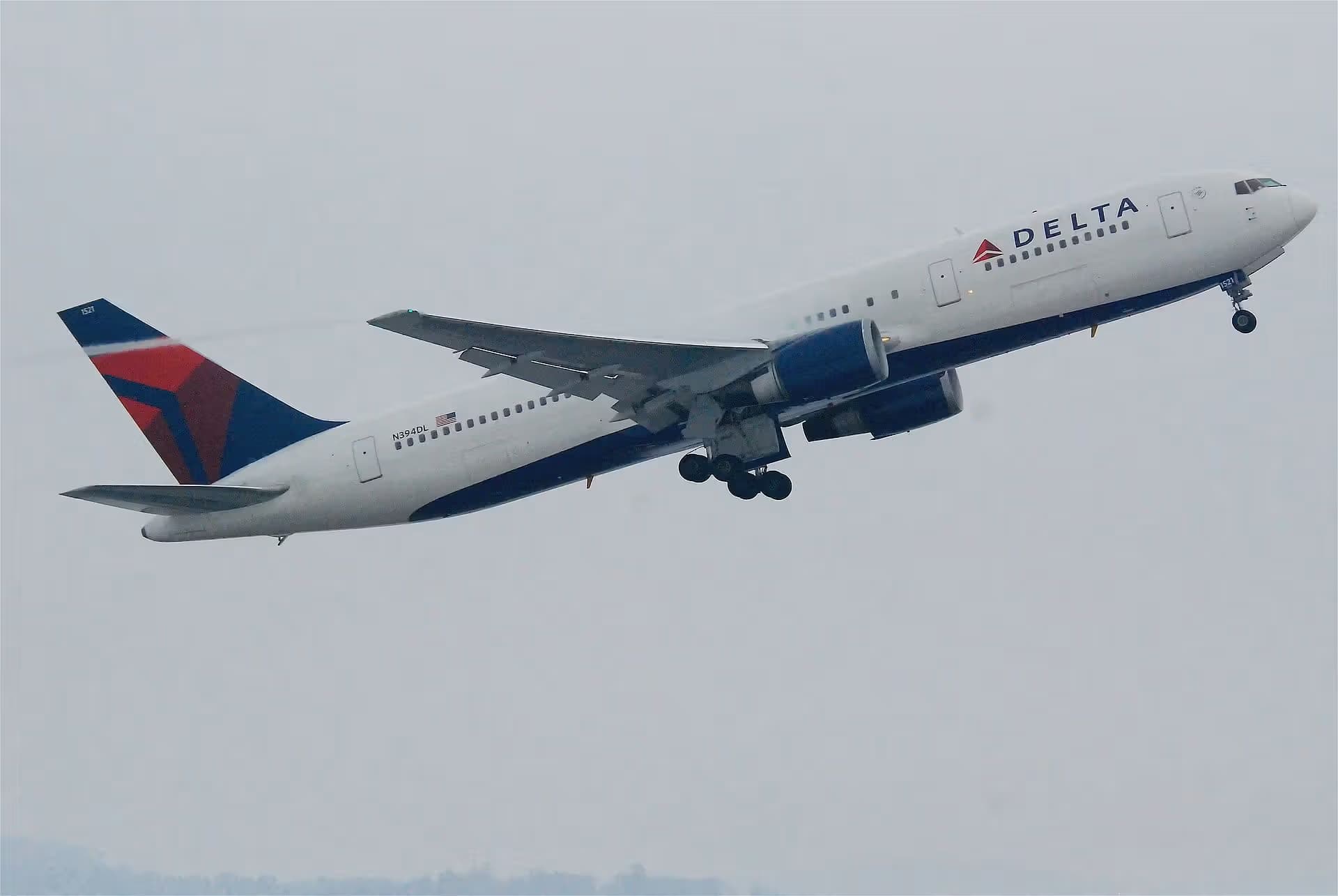 N394DL — Boeing