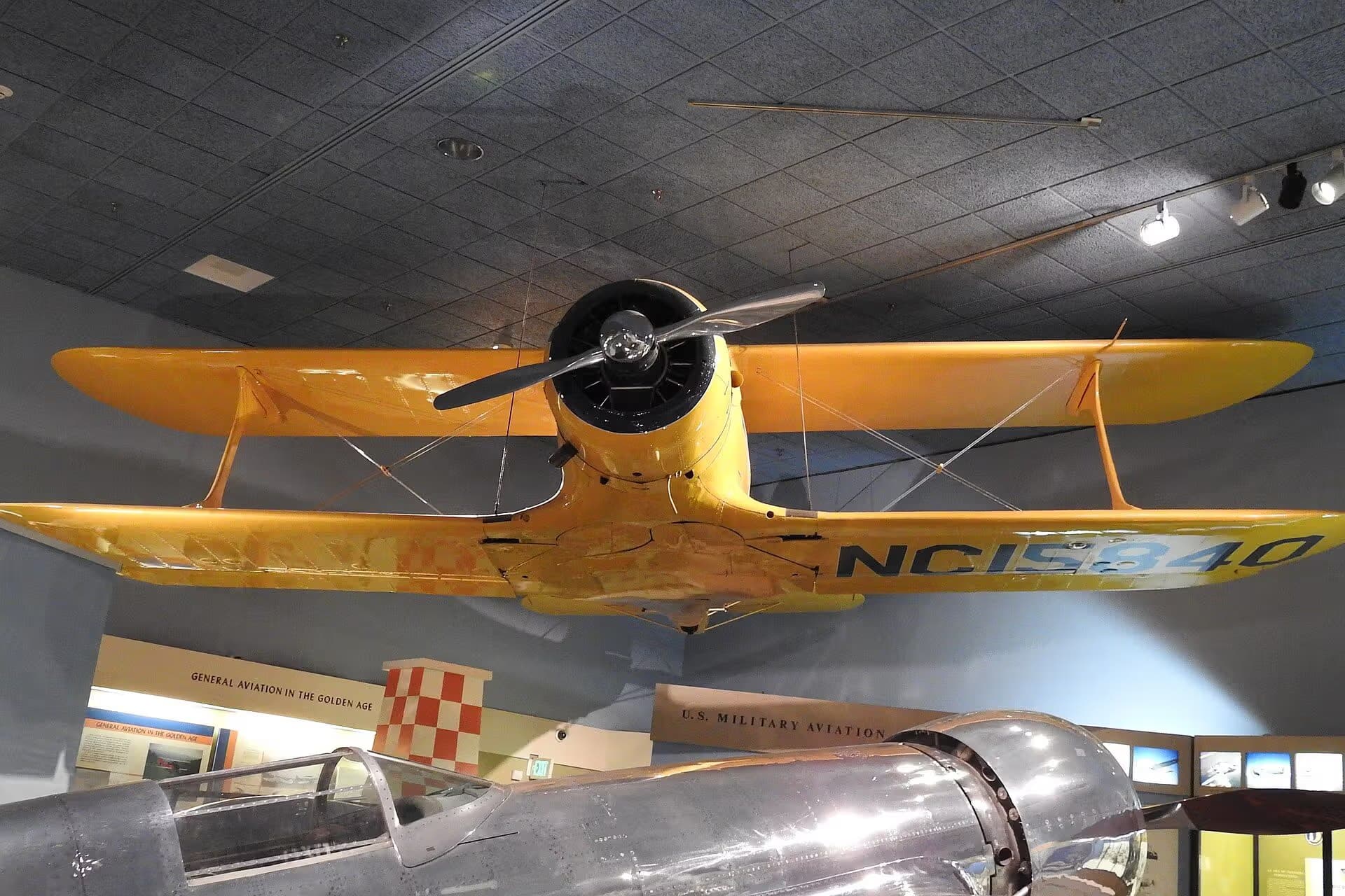 Unidentified — Single-engine aircraft