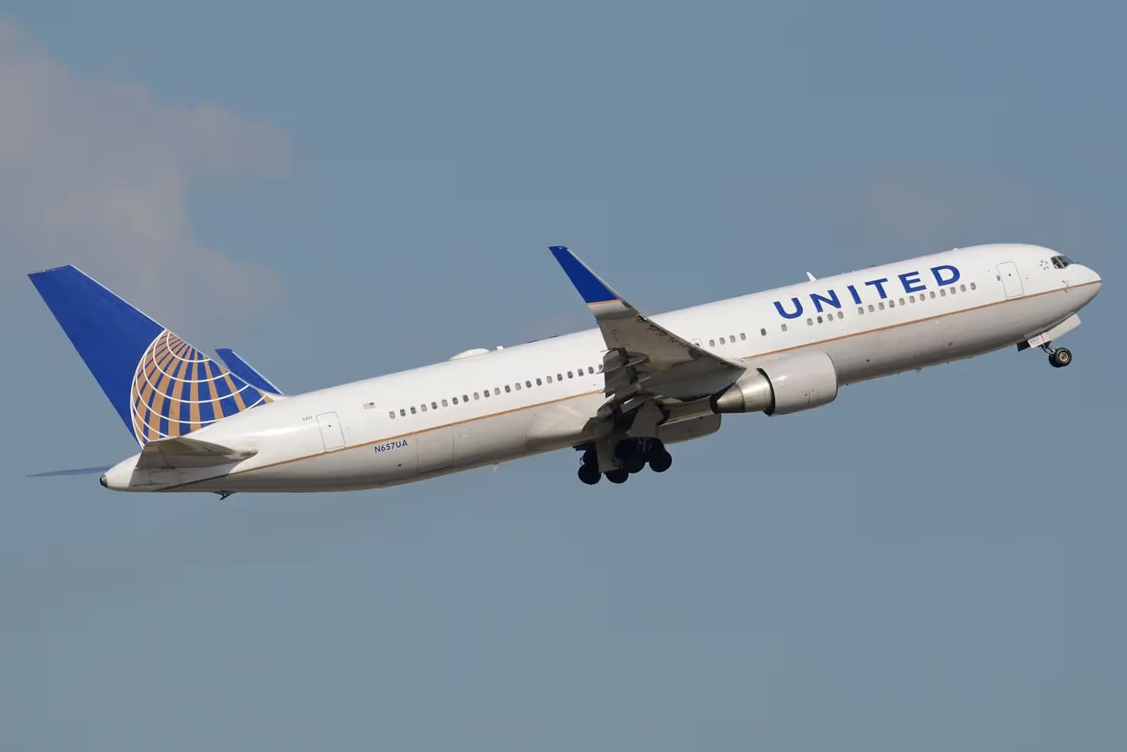 N657UA — Boeing