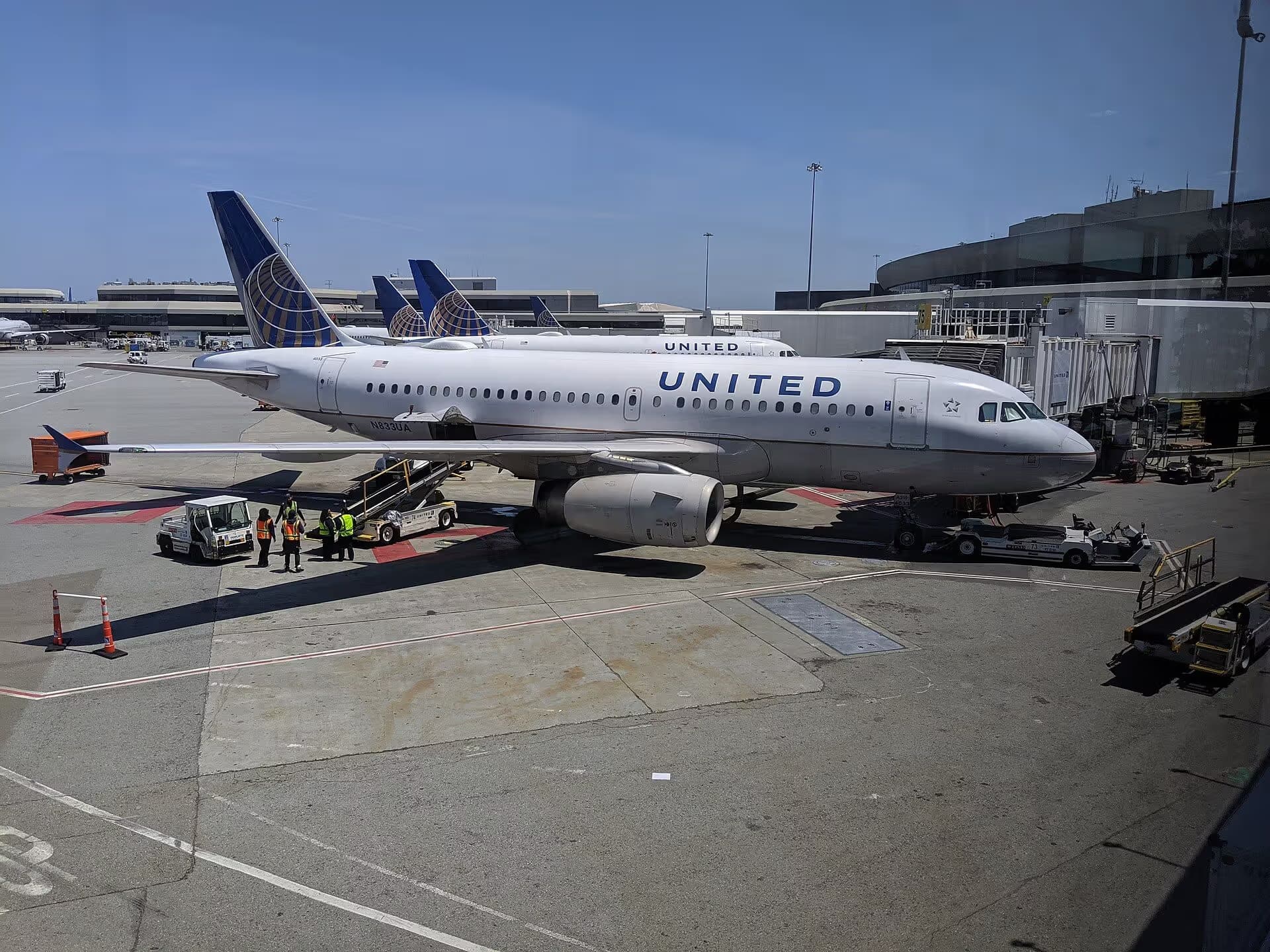 N833UA — Airbus