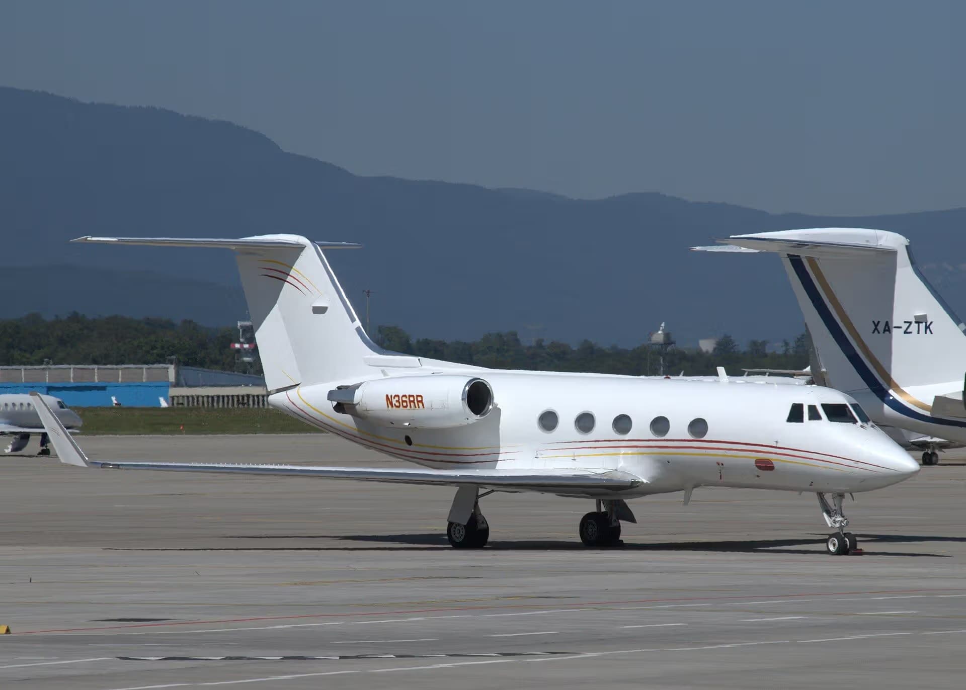 N36RR — Business jet