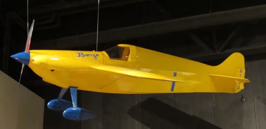 Unidentified — Single-engine aircraft