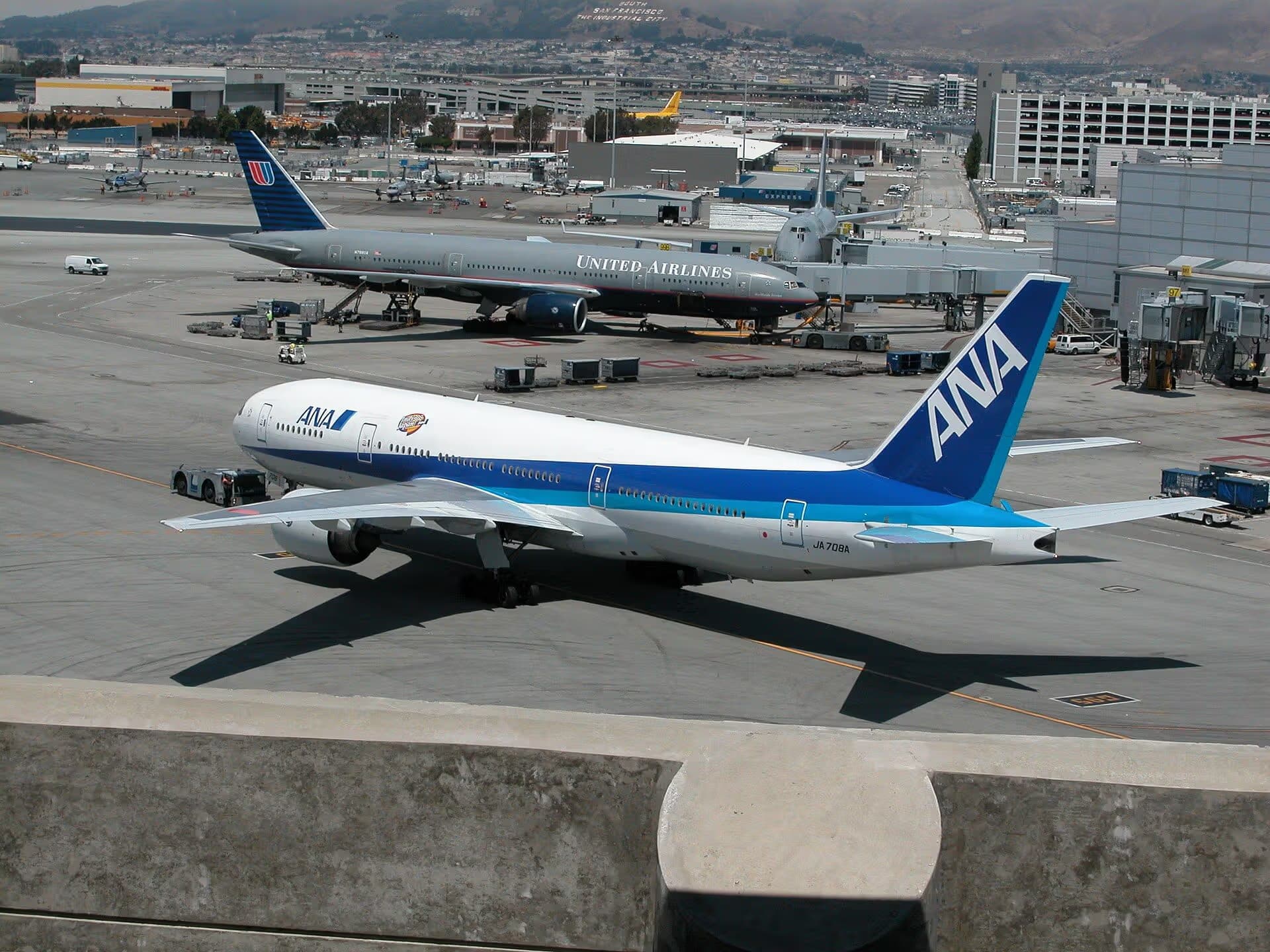 N786UA — Boeing