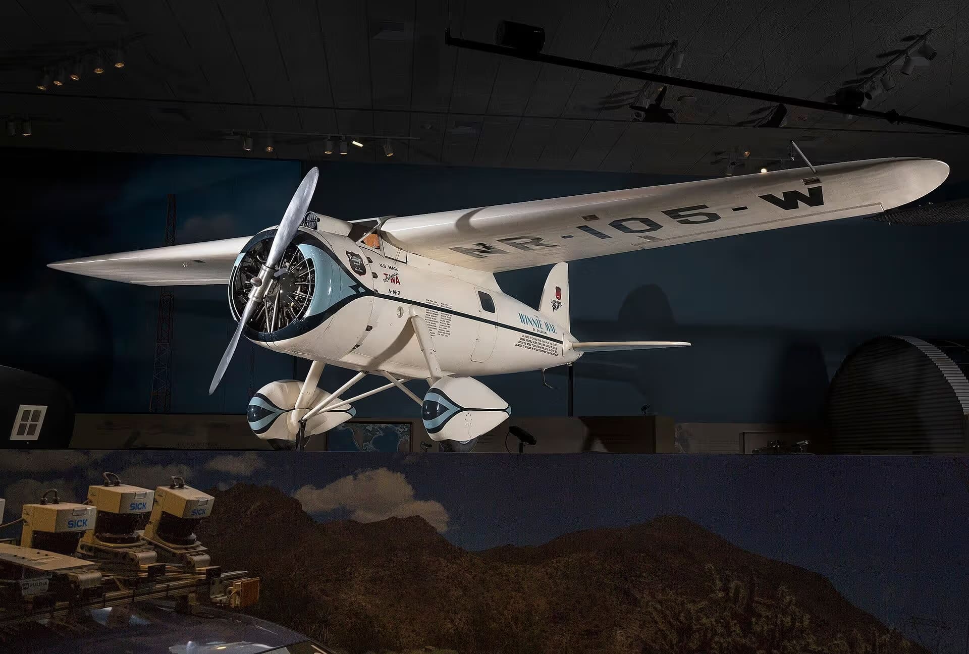 Unidentified — Single-engine aircraft