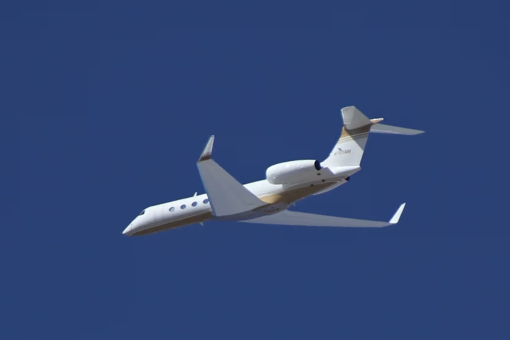 N725MM — Business jet