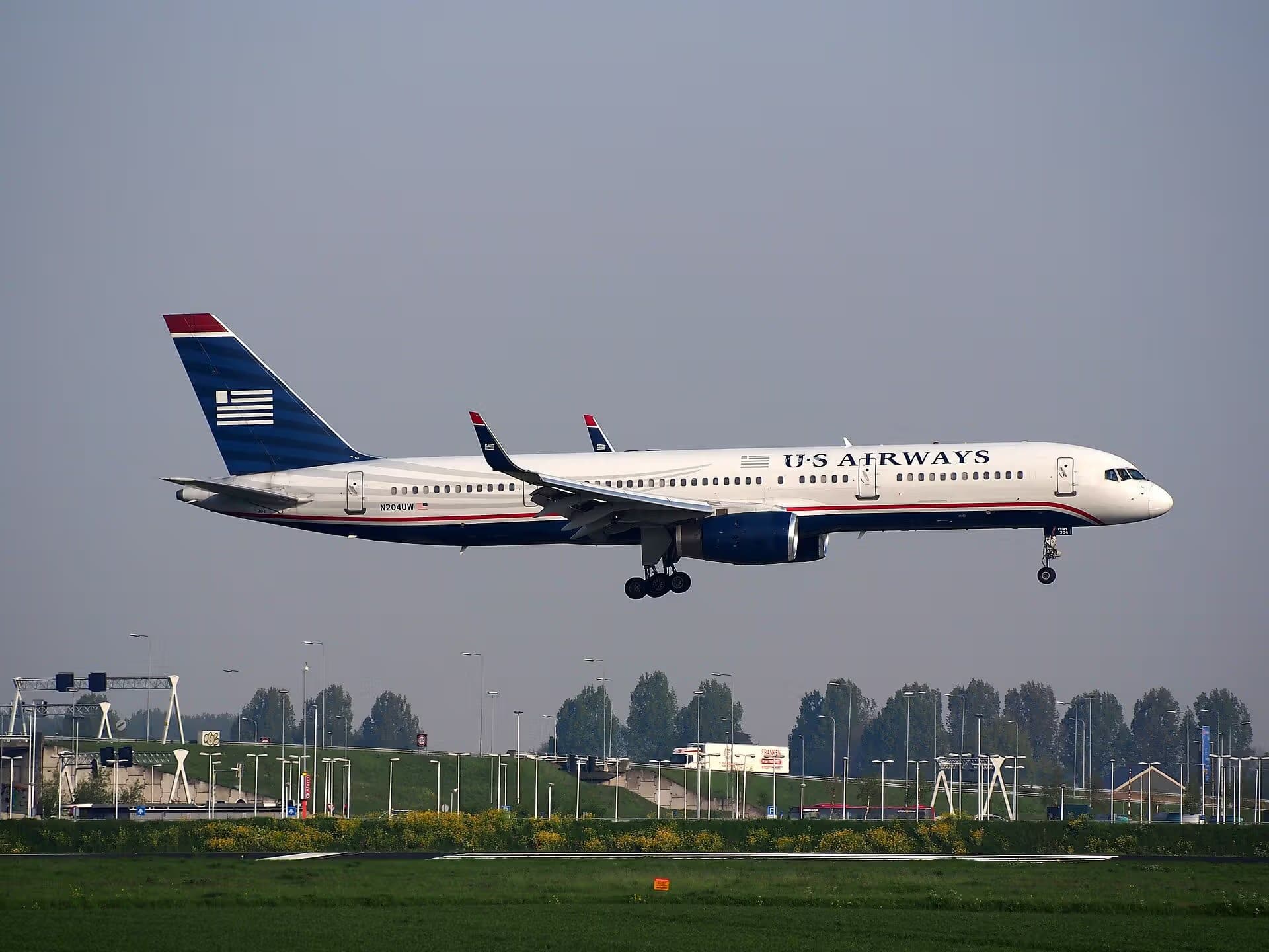 N204UW — Twin-engine aircraft