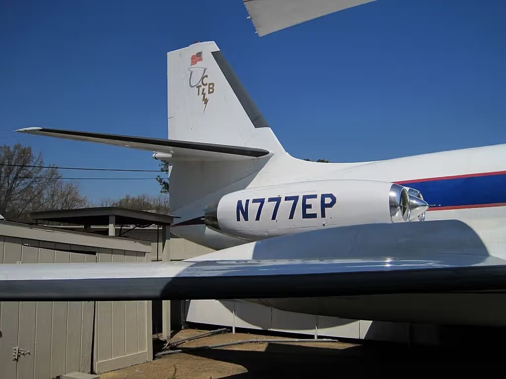 Unidentified — Business jet