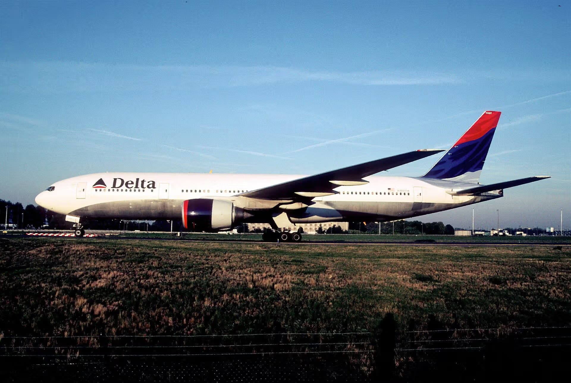 N866DA — Twin-engine aircraft